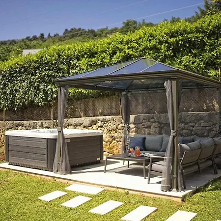 Blue With Sea View And Whirlpool Holiday home